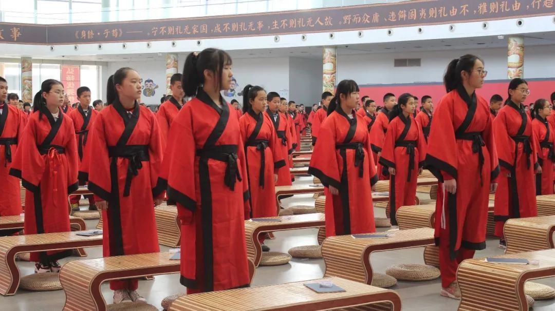 【研學(xué)活動(dòng)】學(xué)習(xí)儒家文化 傳承國(guó)學(xué)經(jīng)典--寧陽金橋?qū)W校組織曲阜研學(xué)行